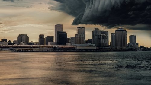 Hurricane Katrina: Race Against Time 1.Sezon 1.Bölüm izle